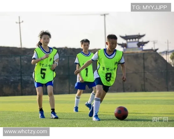 11号足球明星盘点他们在绿茵场上的传奇故事与辉煌成就