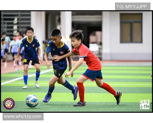 足球明星携子女共赏比赛温馨时刻视频记录家庭与运动的完美结合